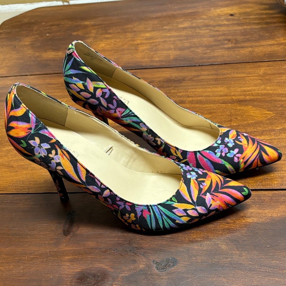 Nine West Tatiana Stiletto Pumps Multicolor Floral Heels, 10M 10 EUC
